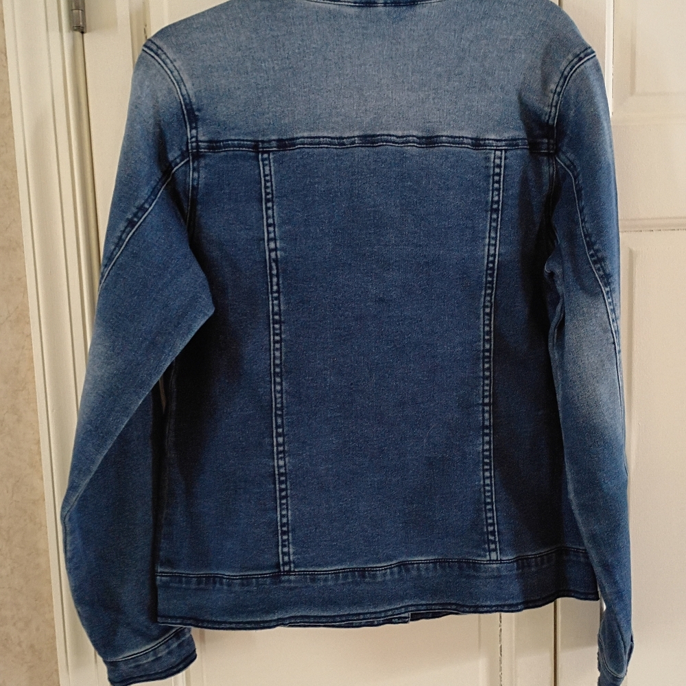 NWT.DG2 by Diane Gilman Blue Crystal-Trimmed Jacket.Pit To Pit 18.5". Stretchy. - Picture 3 of 8